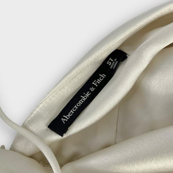 Abercrombie & Fitch The Giselle Pleated Jumpsuit Satin Wide Leg Size Small Tall - Picture 4 of 7